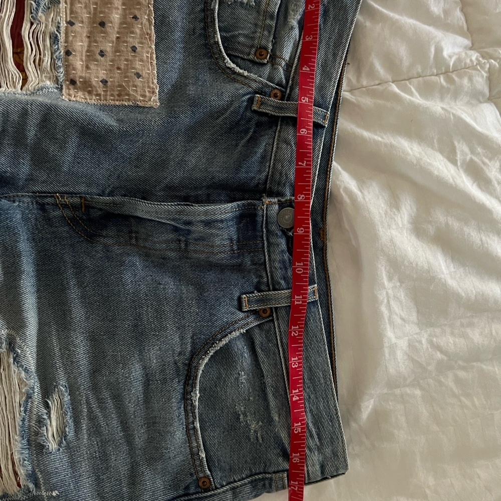 ⭐️Levi’s patchwork denim cut off shorts - Picture 5 of 5